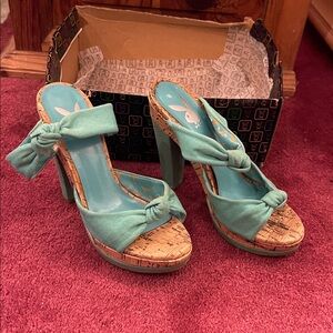 Vintage Playboy, Maxine, cork and canvas heels
Size 6 1/2